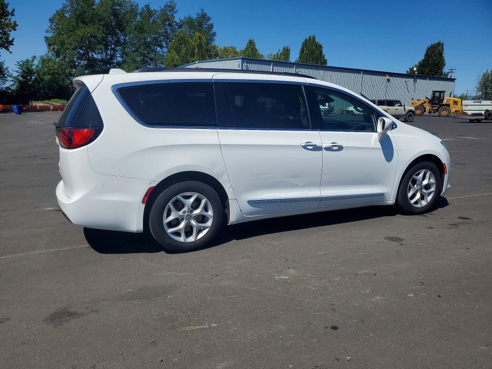 61233876 :رقم المزاد ، 2C4RC1BG1HR816117 vin ، 2017 Chrysler Pacifica مزاد بيع