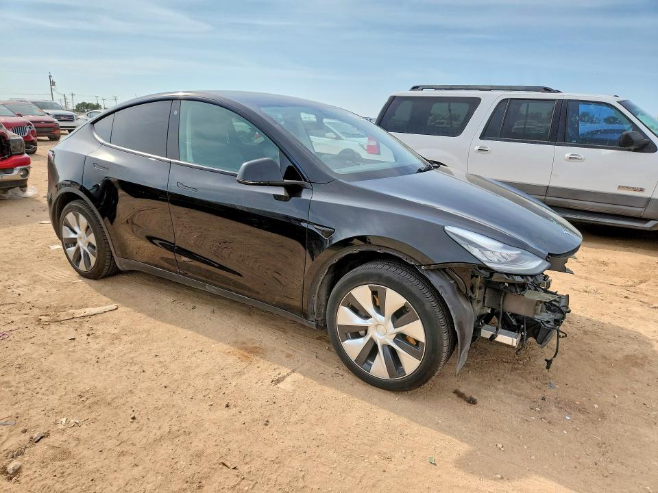 61533626 :رقم المزاد ، 5YJYGDED2MF107138 vin ، 2021 Tesla Model Y مزاد بيع