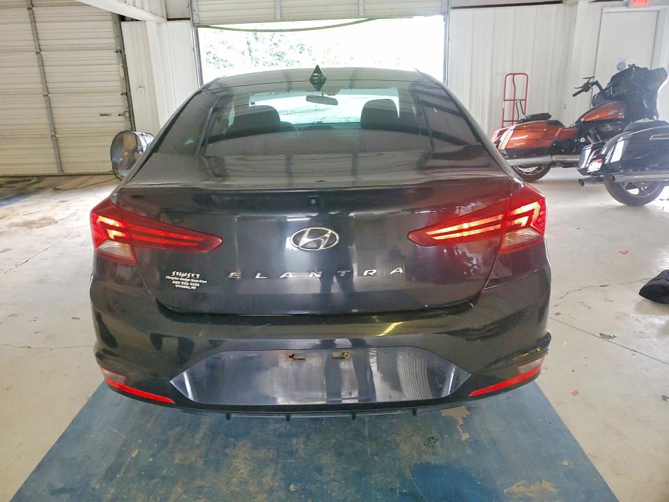 60575936 :رقم المزاد ، 5NPD84LF9KH429869 vin ، 2019 Hyundai Elantra مزاد بيع