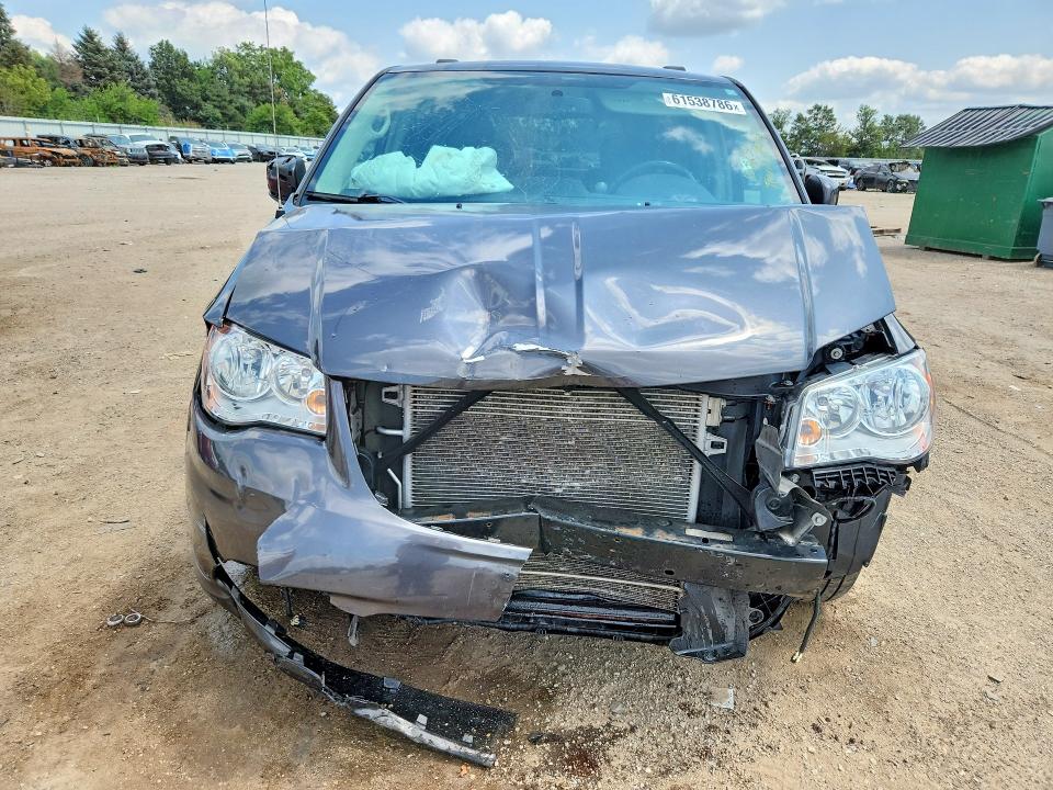 61538786 :رقم المزاد ، 2C4RC1BG5GR246900 vin ، 2016 Chrysler Town & Country مزاد بيع