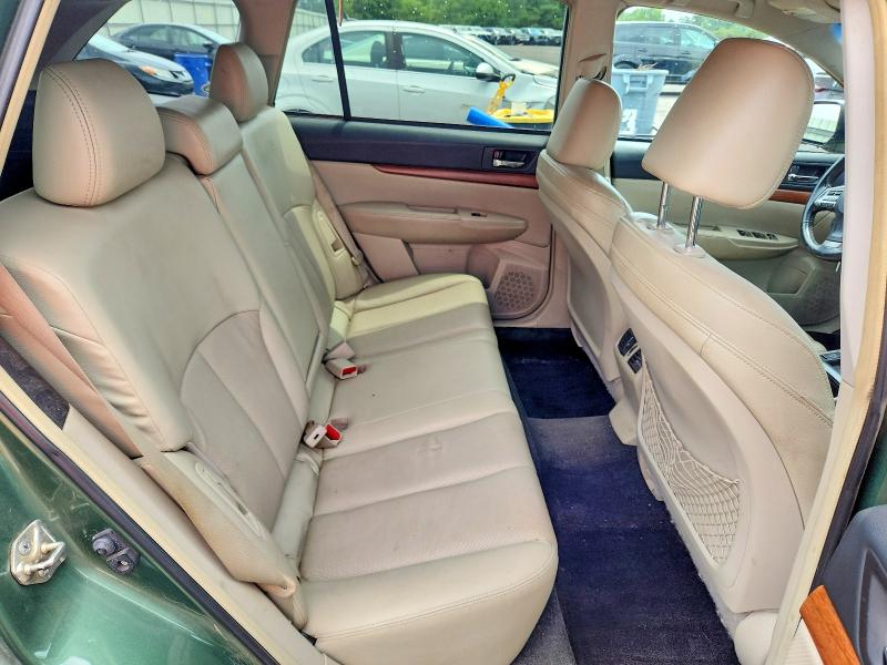 62148826 :رقم المزاد ، 4S4BRBKC4E3310025 vin ، 2014 Subaru Outback مزاد بيع