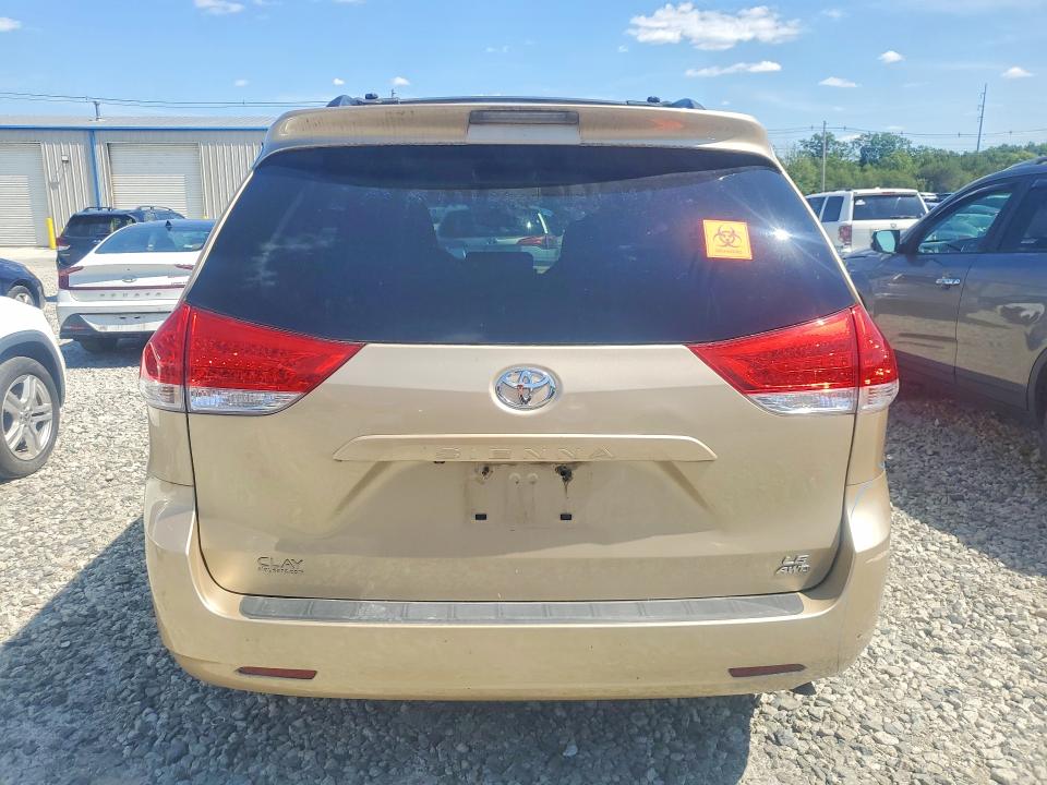 61474386 :رقم المزاد ، 5TDJK3DC5BS024637 vin ، 2011 Toyota Sienna مزاد بيع