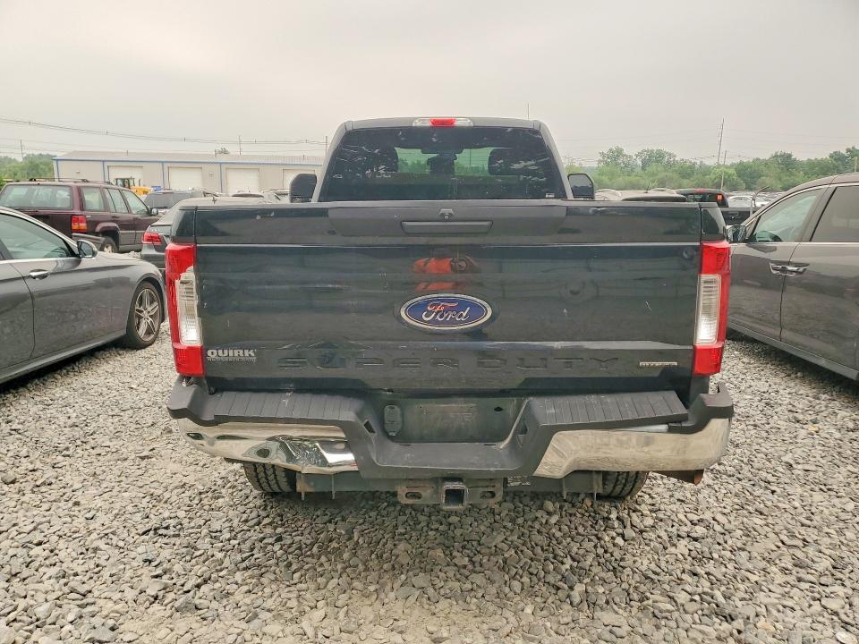 60560196 :رقم المزاد ، 1FTBF2B63HEE77007 vin ، 2017 Ford F250 مزاد بيع