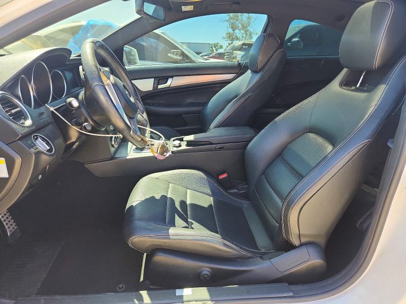 Продажа на аукционе авто 2013 Mercedes-benz C, vin: WDDGJ4HB0DF977527, номер лота: 63000576