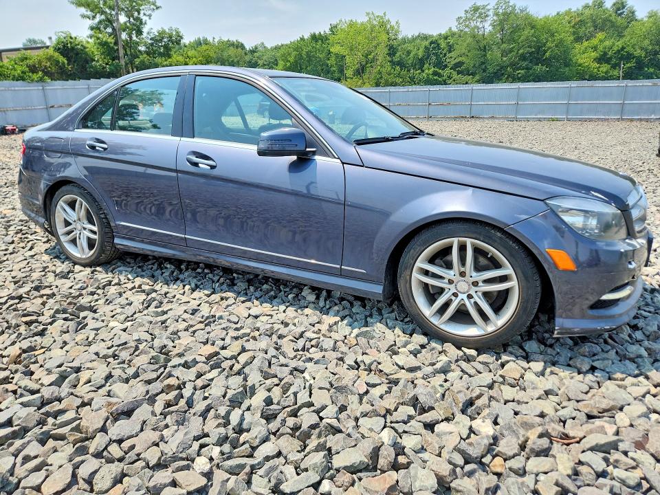 61771446 :رقم المزاد ، WDDGF8BB2BR183268 vin ، 2011 Mercedes-benz C مزاد بيع