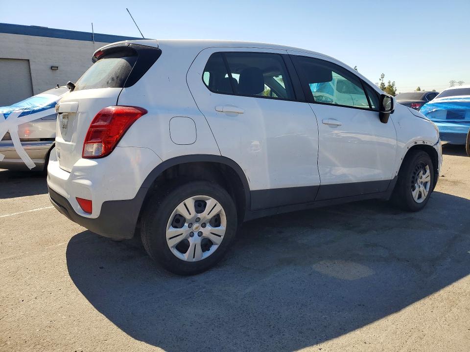 60130106 :رقم المزاد ، KL7CJKSB6JB608192 vin ، 2018 Chevrolet Trax مزاد بيع