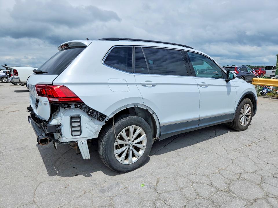 Продажа на аукционе авто 2018 Volkswagen Tiguan, vin: 3VV3B7AX4JM104681, номер лота: 61017756