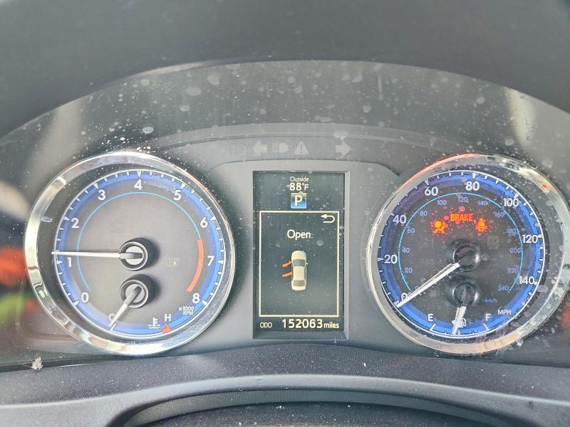 Продажа на аукционе авто 2018 Toyota Corolla, vin: 5YFBURHE2JP770662, номер лота: 61399736