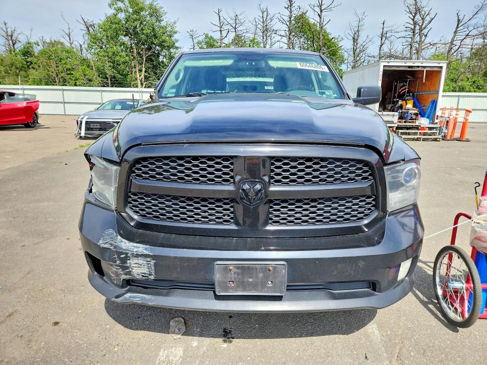 60646806 :رقم المزاد ، 1C6RR7KT5ES115631 vin ، 2014 Ram 1500 مزاد بيع