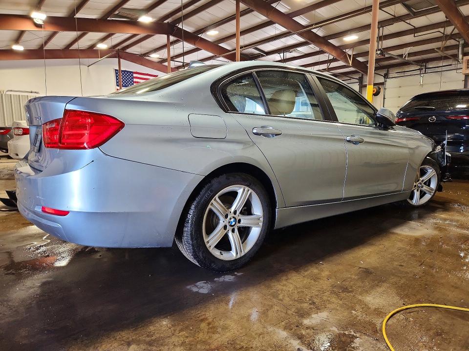 59951766 :رقم المزاد ، WBA3C3G53ENR25435 vin ، 2014 Bmw 320 مزاد بيع