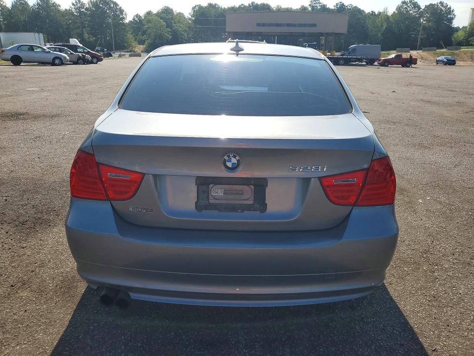2011 Bmw 328 მანქანა იყიდება აუქციონზე, vin: WBAPH7C56BE723572, აუქციონის ნომერი: 61425136