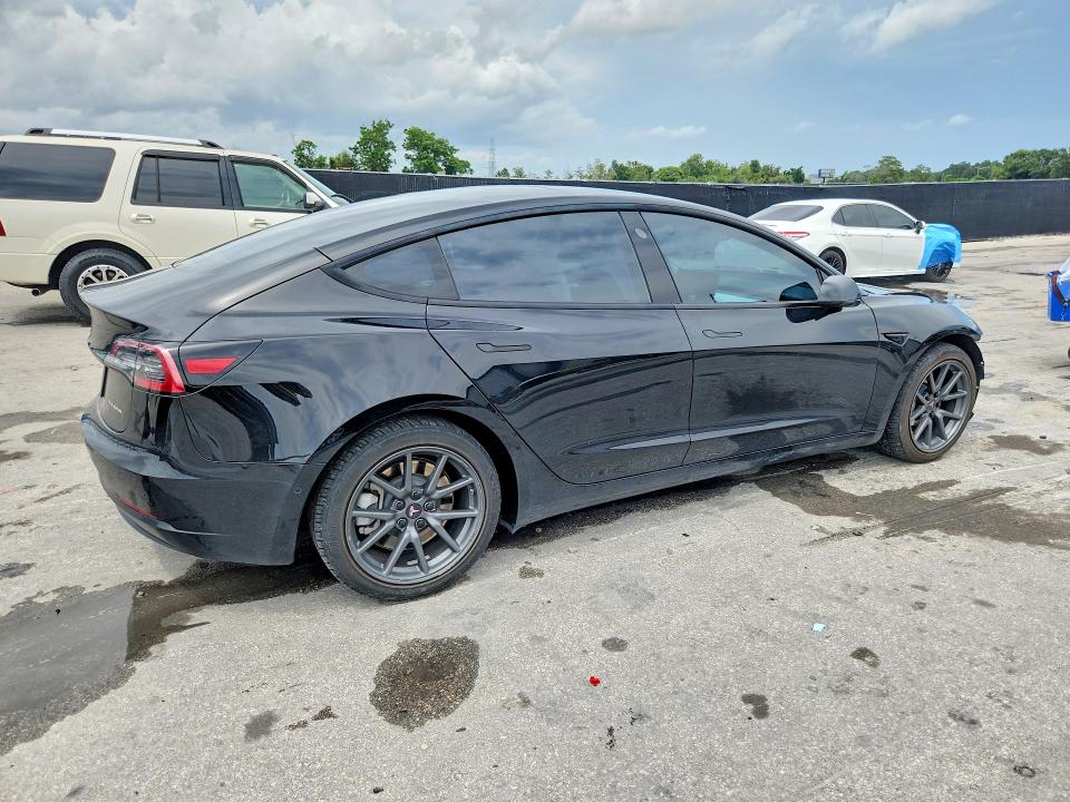 63107686 :رقم المزاد ، 5YJ3E1EB5NF277590 vin ، 2022 Tesla Model 3 مزاد بيع