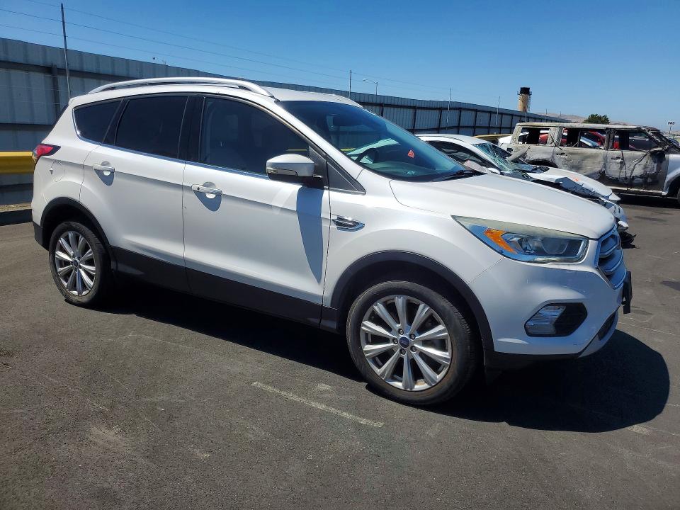 60975426 :رقم المزاد ، 1FMCU9JD7HUD42729 vin ، 2017 Ford Escape مزاد بيع