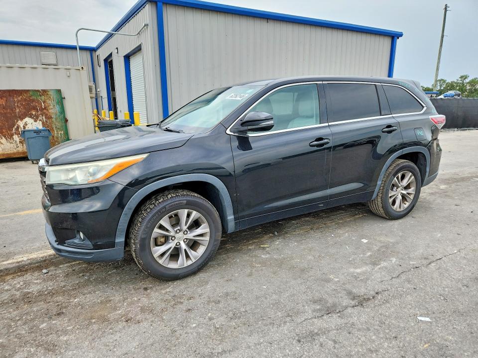 62262146 :رقم المزاد ، 5TDZKRFHXFS085356 vin ، 2015 Toyota Highlander مزاد بيع