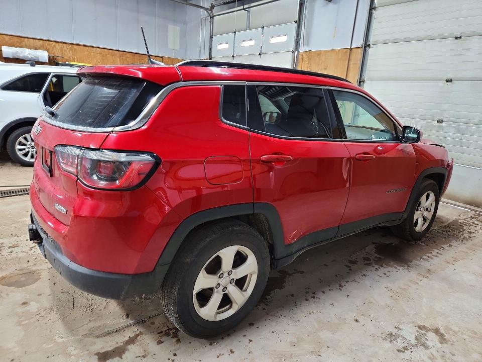 61299966 :رقم المزاد ، 3C4NJDBB0JT115128 vin ، 2018 Jeep Compass مزاد بيع