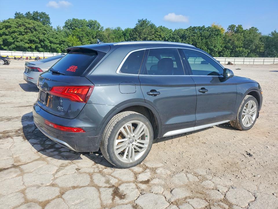 60943836 :رقم المزاد ، WA1BNAFY2J2151533 vin ، 2018 Audi Q5 مزاد بيع