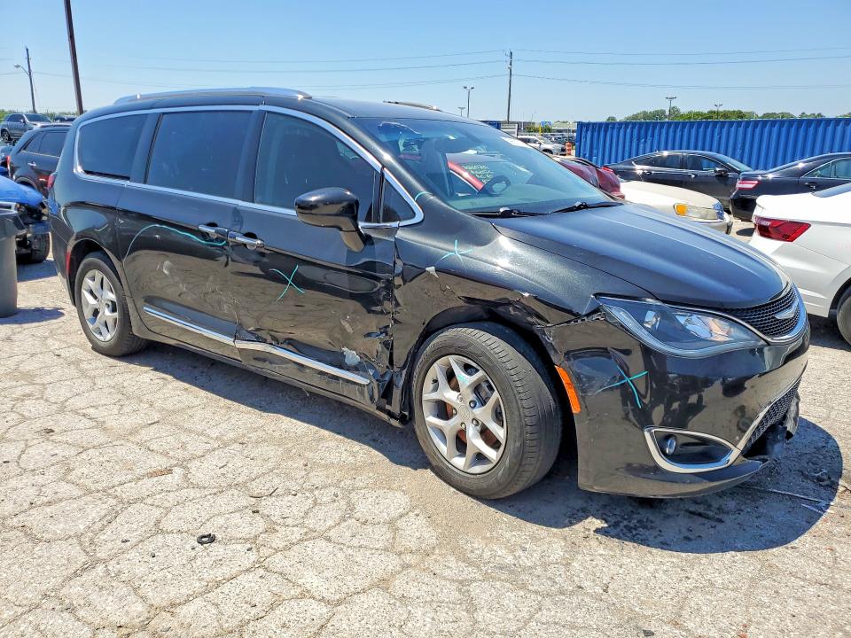59621516 :رقم المزاد ، 2C4RC1EG6HR622582 vin ، 2017 Chrysler Pacifica مزاد بيع