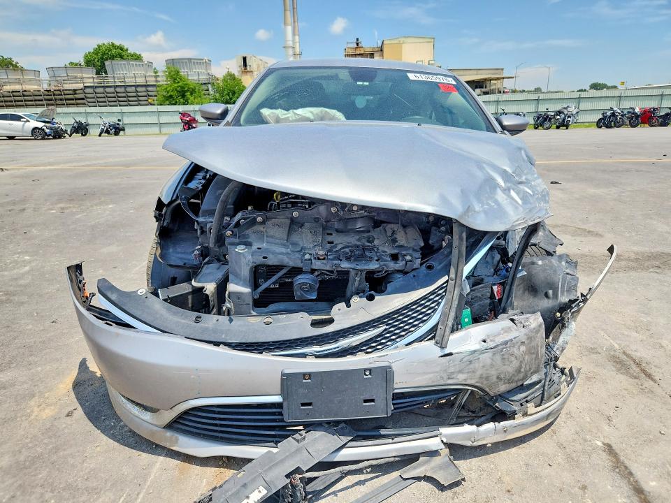 61365976 :رقم المزاد ، 1C3CCCAB1GN111017 vin ، 2016 Chrysler 200 مزاد بيع
