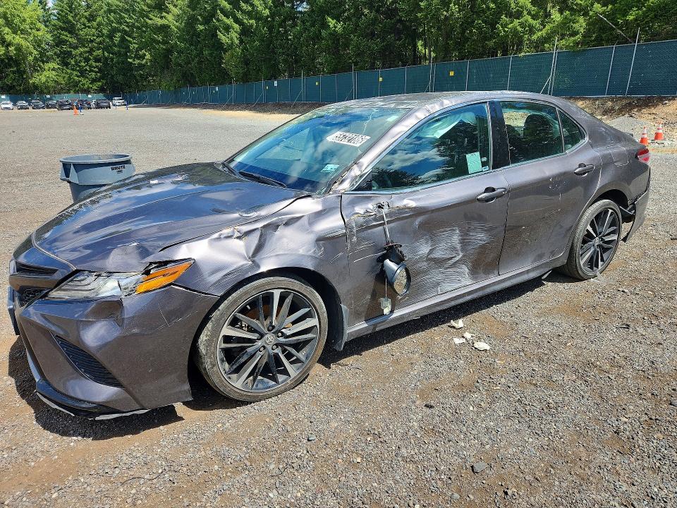 55732186 :رقم المزاد ، 4T1K61AK1LU390578 vin ، 2020 Toyota Camry مزاد بيع