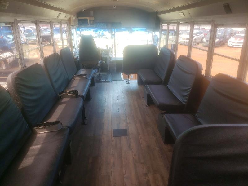 61169596 :رقم المزاد ، 1HVBJABN7YA928263 vin ، 2000 International 3000 مزاد بيع