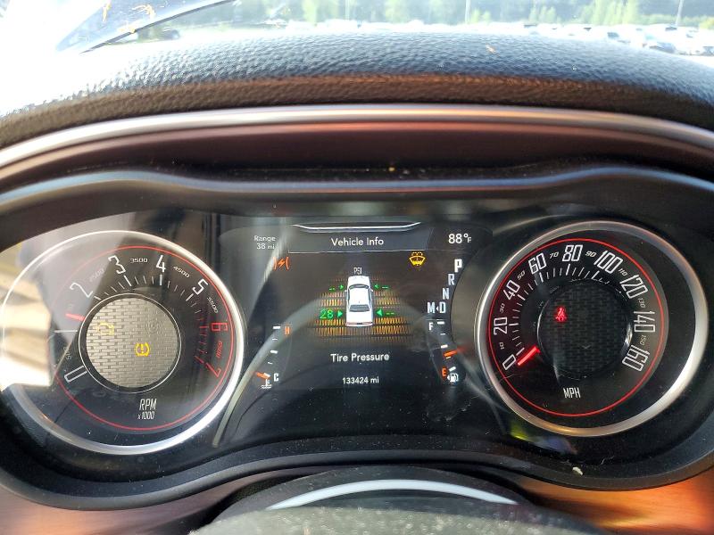 60296356 :رقم المزاد ، 2C3CDZBT6JH310023 vin ، 2018 Dodge Challenger مزاد بيع