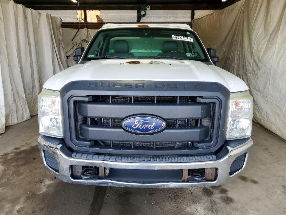 61426826 :رقم المزاد ، 1FTBF2A66FEA80082 vin ، 2015 Ford F250 مزاد بيع