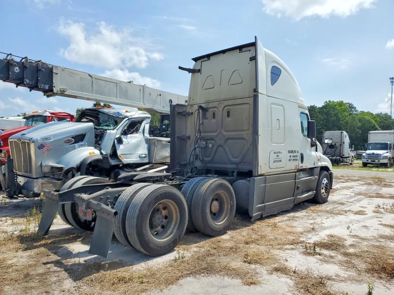 Продаж на аукціоні авто 2018 Freightliner Cascadia 125, vin: 3AKJGLDR8JDKD0621, номер лоту: 79133825