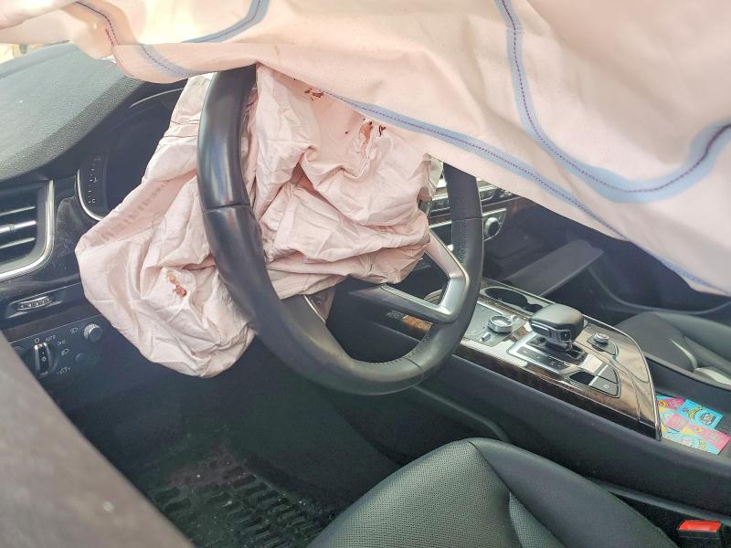 60005366 :رقم المزاد ، WA1VAAF75JD015305 vin ، 2018 Audi Q7 مزاد بيع