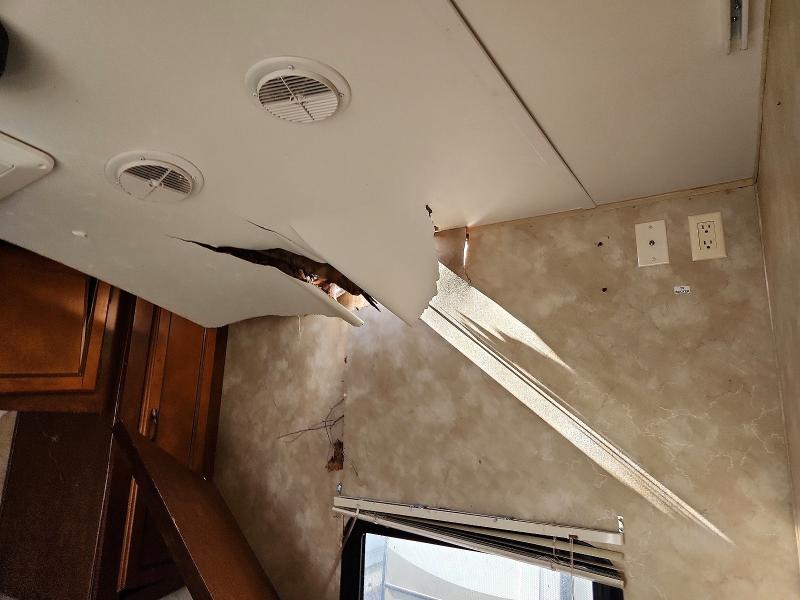 Продажа на аукционе авто 2014 Coachman Trailers, vin: 5ZT2CA3B4ET004866, номер лота: 61347286