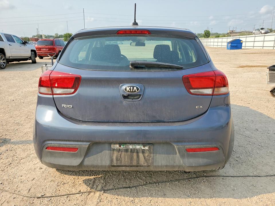 2018 Kia Rio მანქანა იყიდება აუქციონზე, vin: 3KPA35AB1JE064064, აუქციონის ნომერი: 61592186