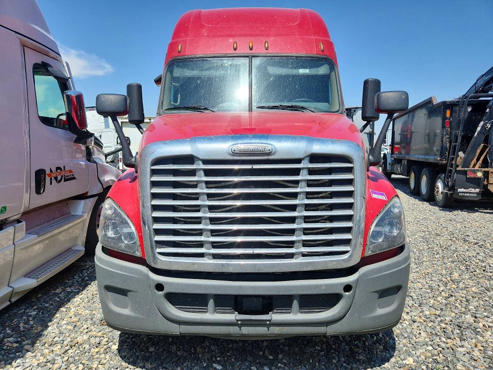 57495236 :رقم المزاد ، 3AKJGLDR6HSHM5713 vin ، 2017 Freightliner Cascadia 125 مزاد بيع