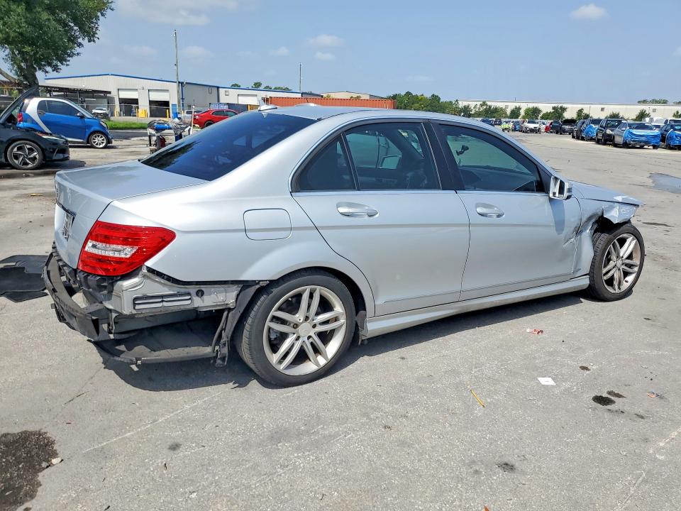 Продажа на аукционе авто 2012 Mercedes-benz C, vin: WDDGF4HB8CA607021, номер лота: 60081076
