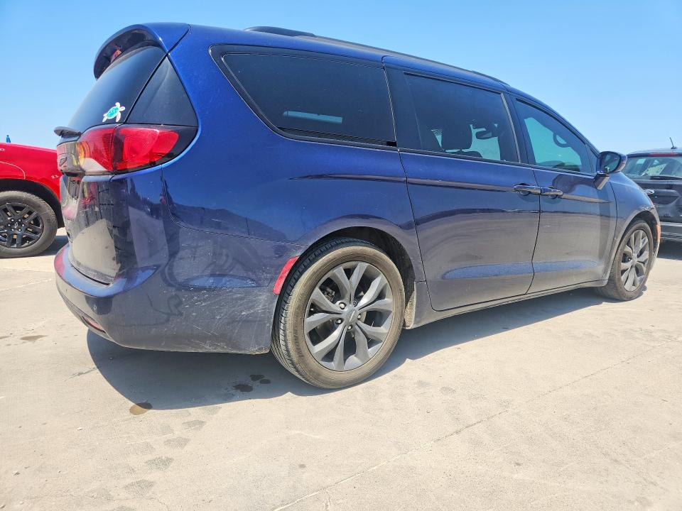 Продажа на аукционе авто 2018 Chrysler Pacifica, vin: 2C4RC1FG2JR352612, номер лота: 60301736