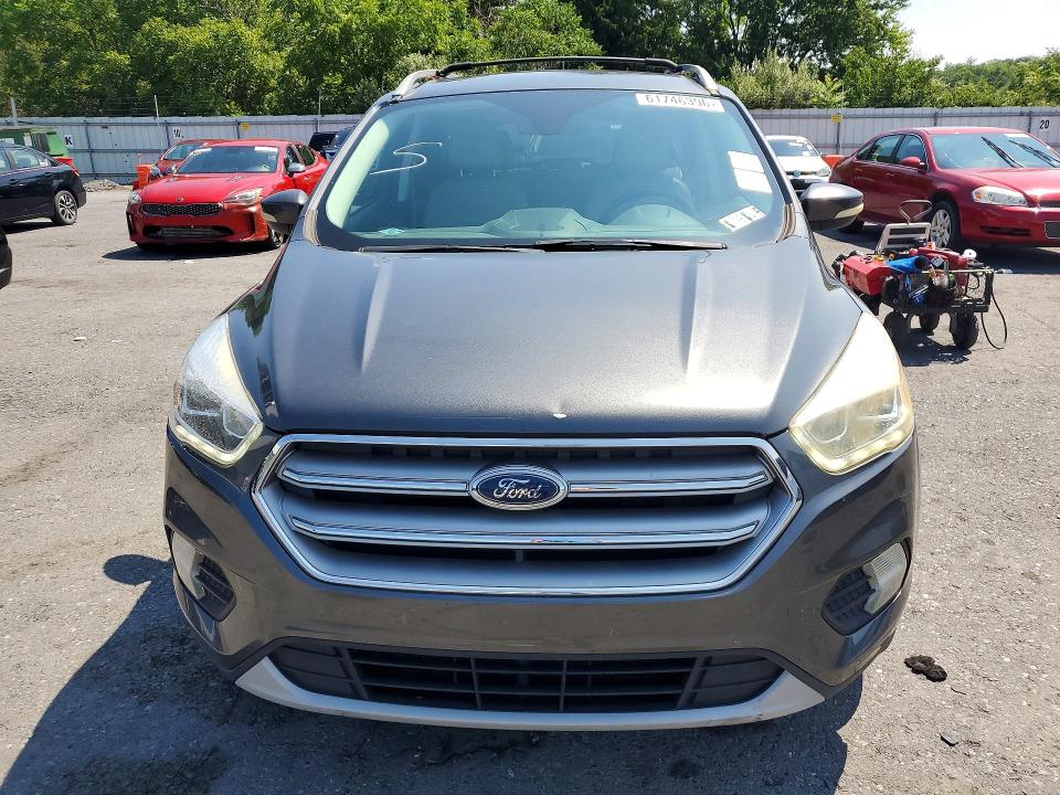 2017 Ford Escape მანქანა იყიდება აუქციონზე, vin: 1FMCU9J94HUD90684, აუქციონის ნომერი: 61746396