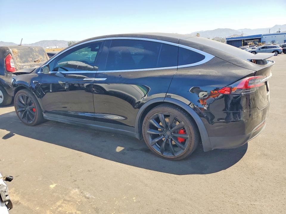 60764196 :رقم المزاد ، 5YJXCDE47LF304537 vin ، 2020 Tesla Model X مزاد بيع