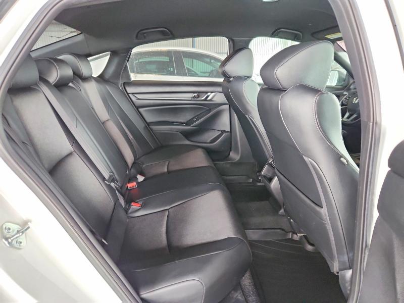 60651326 :رقم المزاد ، 1HGCV1F31MA056262 vin ، 2021 Honda Accord مزاد بيع
