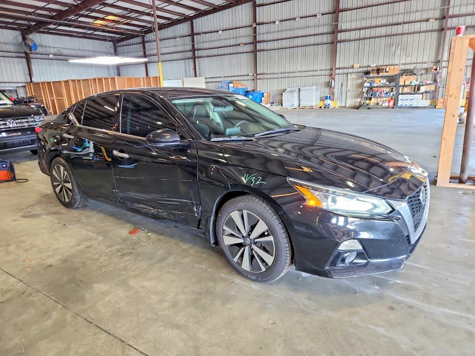 Продажа на аукционе авто 2021 Nissan Altima, vin: 1N4BL4EV0MN341750, номер лота: 61581036