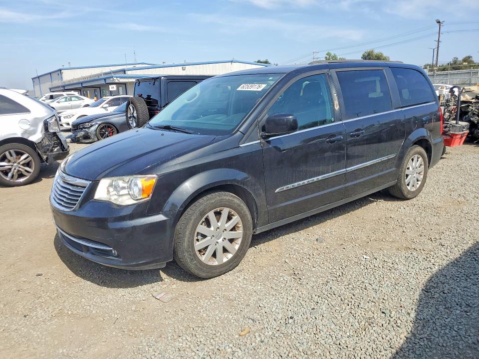 62539176 :رقم المزاد ، 2C4RC1BG7GR290901 vin ، 2016 Chrysler Town & Country مزاد بيع
