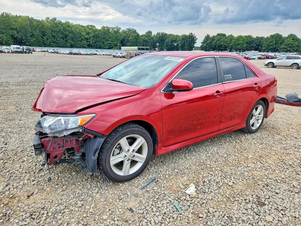 60661936 :رقم المزاد ، 4T1BF1FK3EU768007 vin ، 2014 Toyota Camry مزاد بيع