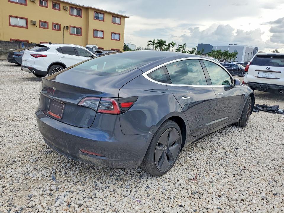 Продаж на аукціоні авто 2018 Tesla Model 3, vin: 5YJ3E1EA7JF123836, номер лоту: 62624666