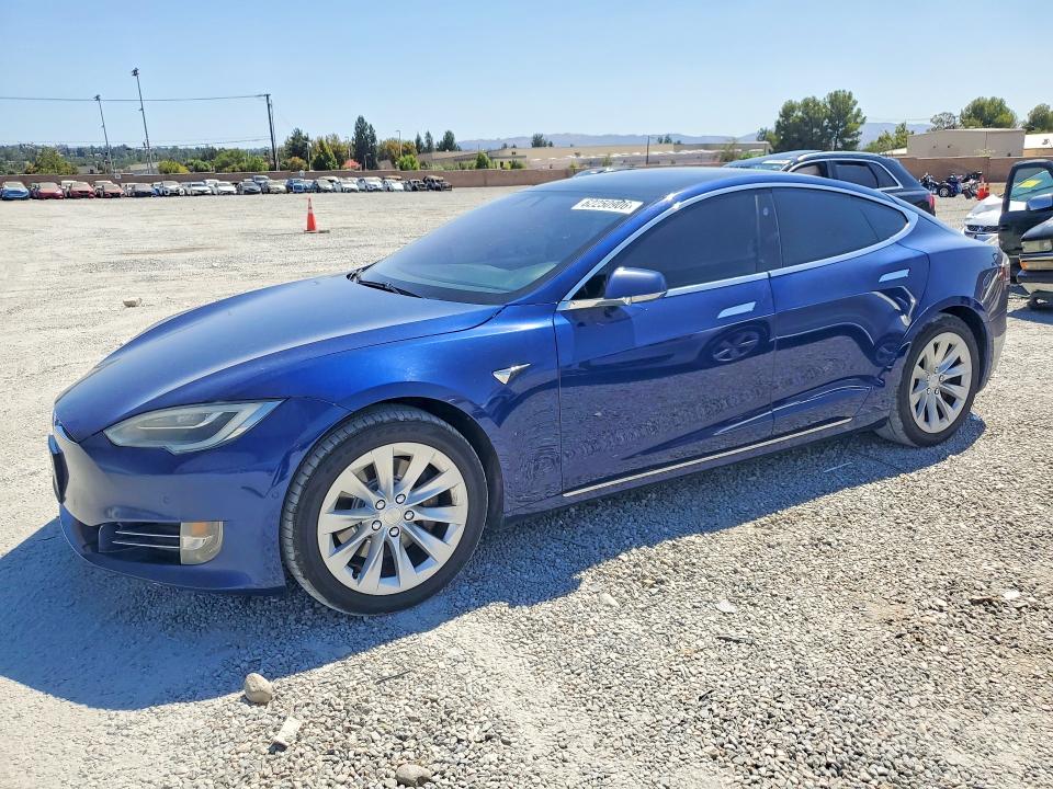 62250906 :رقم المزاد ، 5YJSA1E24JF295757 vin ، 2018 Tesla Model S مزاد بيع