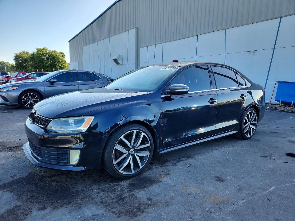 61167796 :رقم المزاد ، 3VW567AJ3CM409628 vin ، 2012 Volkswagen Jetta مزاد بيع