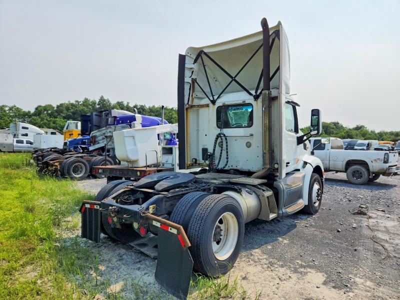 57900186 :رقم المزاد ، 1XPBA48X4JD446370 vin ، 2018 Peterbilt 579 مزاد بيع