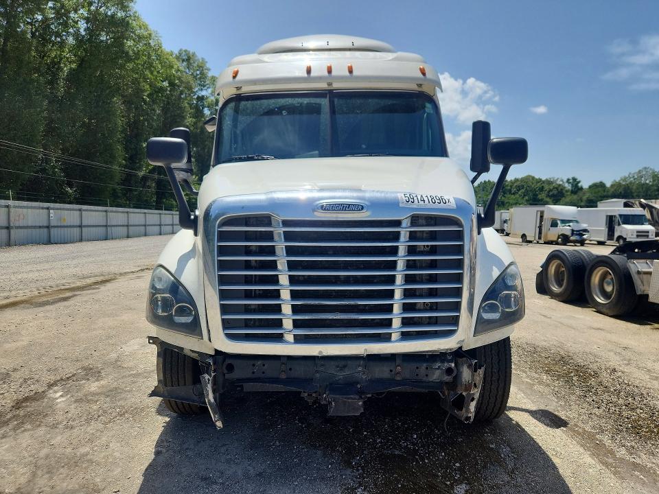 59141896 :رقم المزاد ، 1FUJGLDRXJLJY4477 vin ، 2018 Freightliner Cascadia 125 مزاد بيع