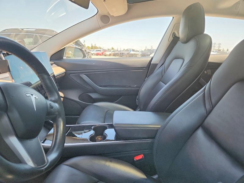 62113276 :رقم المزاد ، 5YJ3E1EA6JF077741 vin ، 2018 Tesla Model 3 مزاد بيع