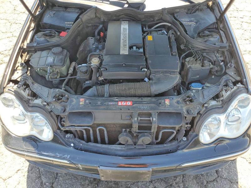 60620536 :رقم المزاد ، WDBRF40J05F713926 vin ، 2005 Mercedes-benz C مزاد بيع