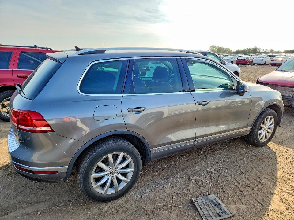 59732856 :رقم المزاد ، WVGEF9BP5GD003641 vin ، 2016 Volkswagen Touareg مزاد بيع