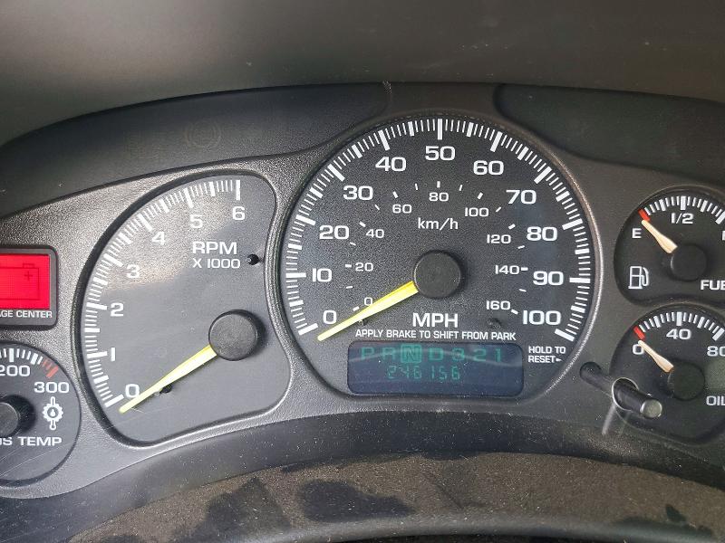 61116616 :رقم المزاد ، 3GNGK26U31G162661 vin ، 2001 Chevrolet Suburban مزاد بيع