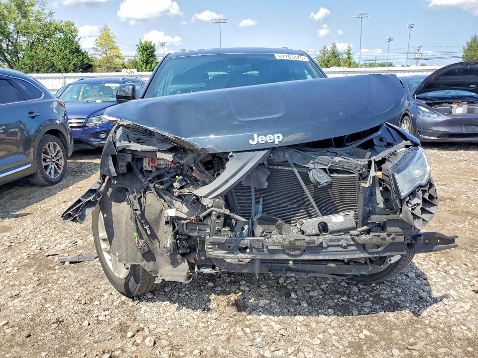 62261076 :رقم المزاد ، 1C4RJFAGXJC166142 vin ، 2018 Jeep Grand Cherokee مزاد بيع