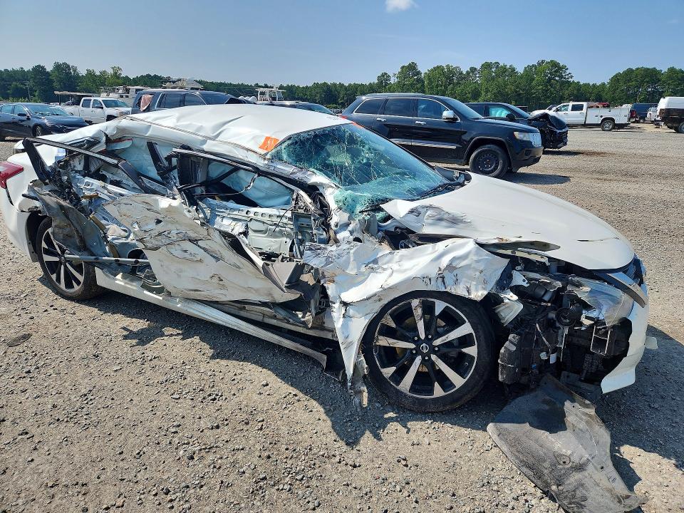 63043726 :رقم المزاد ، 1N4AL3AP7JC109862 vin ، 2018 Nissan Altima مزاد بيع